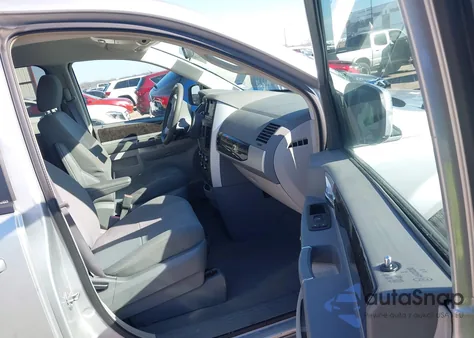 2010 Dodge Grand Caravan Sxt from USA, damaged, VIN 2D4RN5D17AR177776